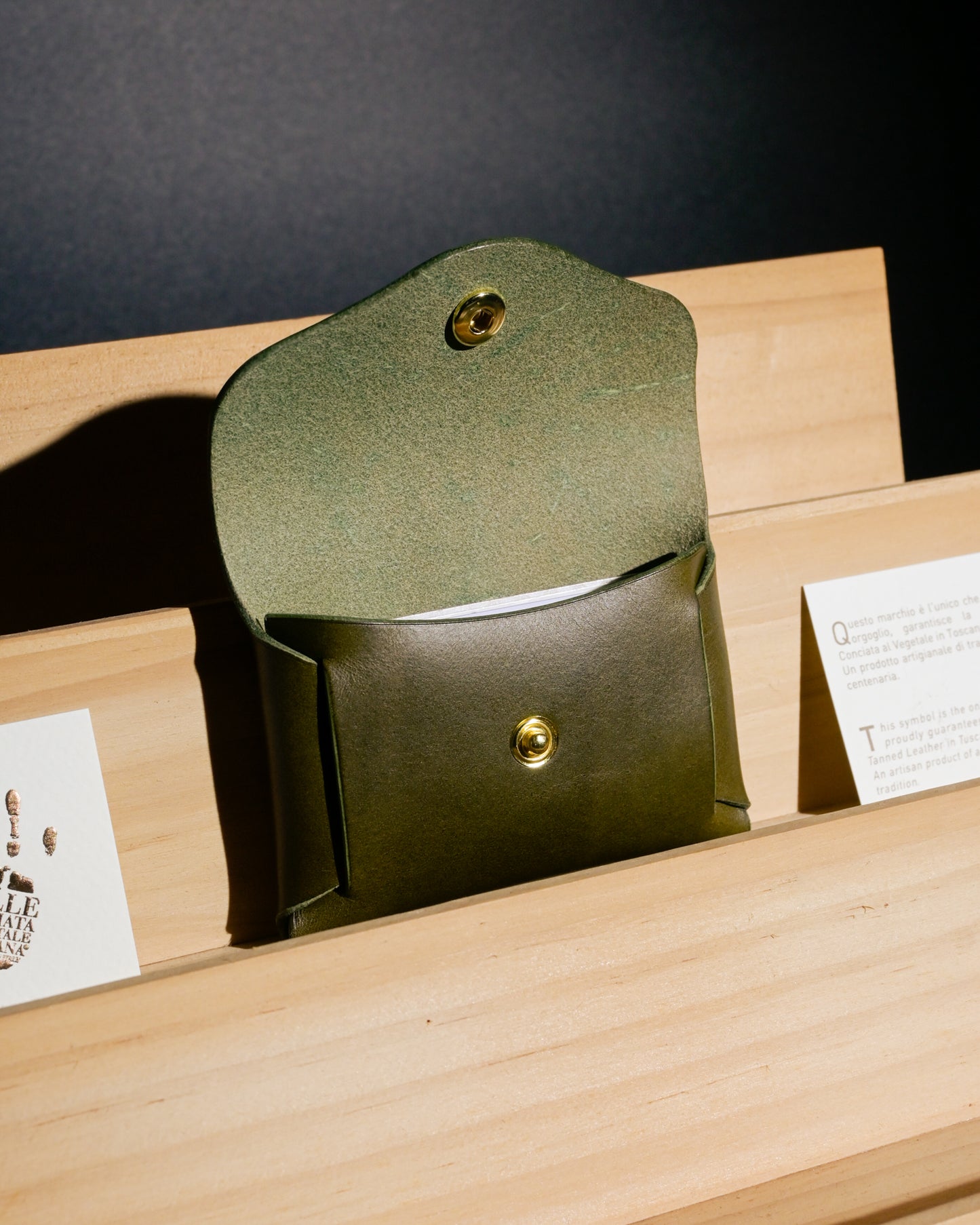 Sampul Cardholder
