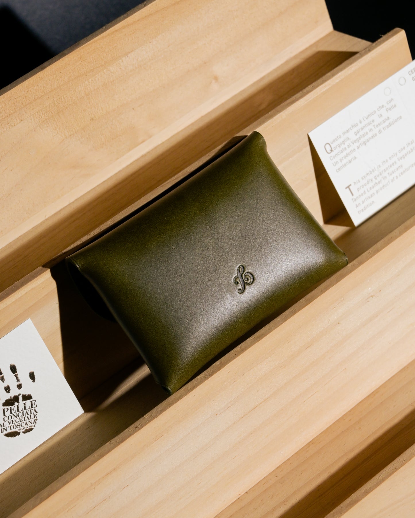 Sampul Cardholder