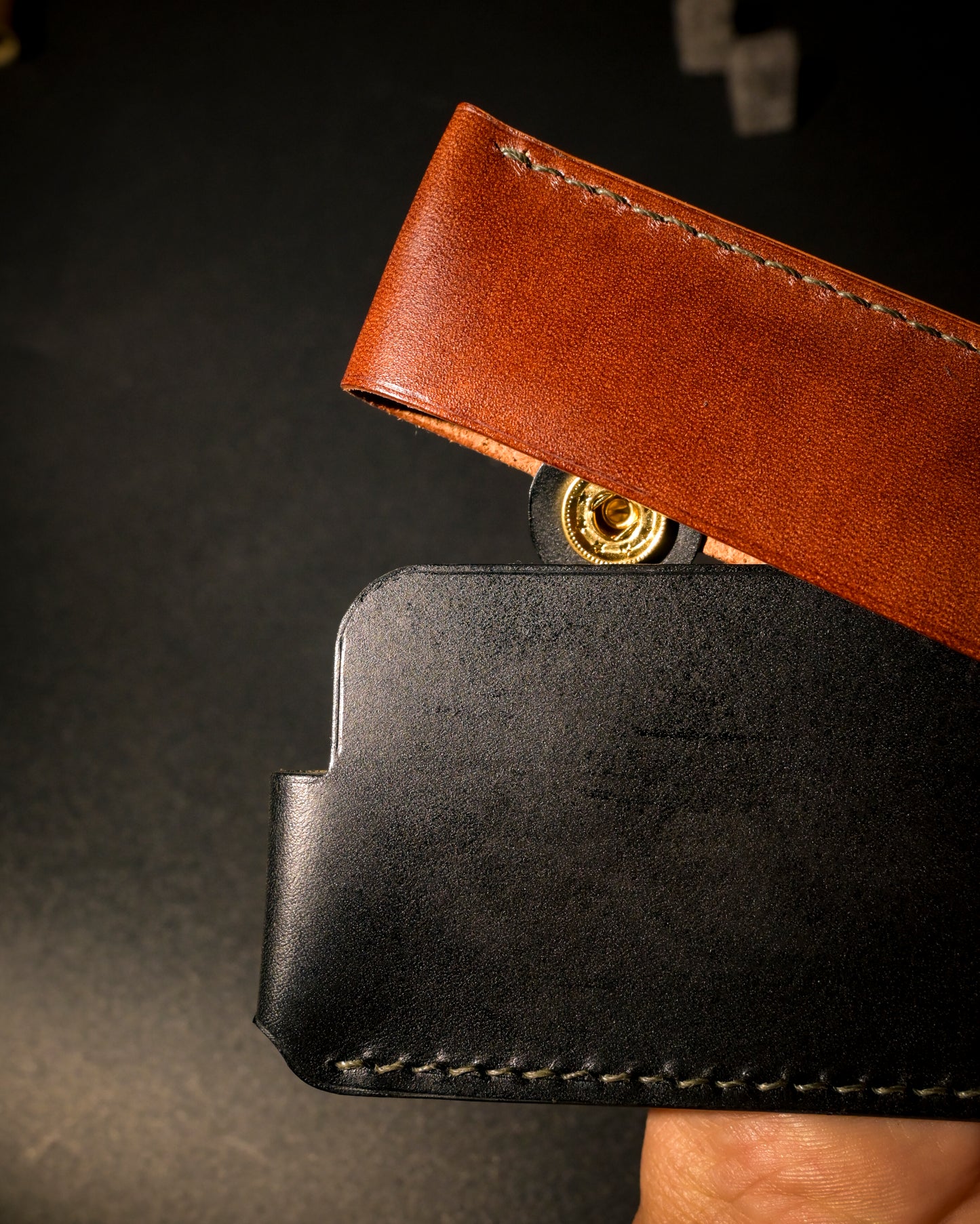 Shackle Slim Fit Cardholder